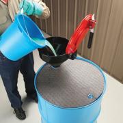 NewPig��������55����Ͱ����Һ��MAT208